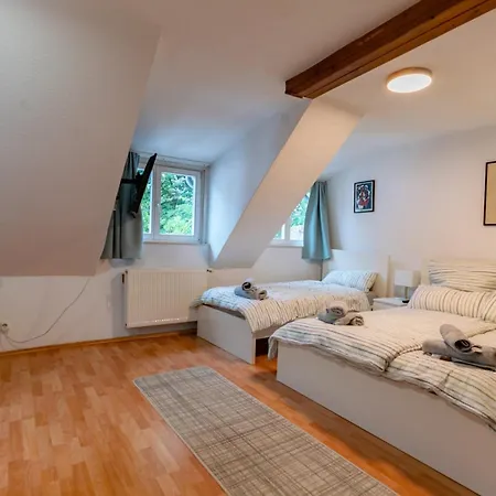 Cosy Old At Schlosspark *