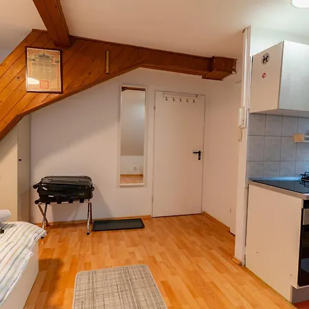 Cosy Old At Schlosspark *