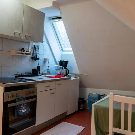 Cosy Old At Schlosspark Apartment