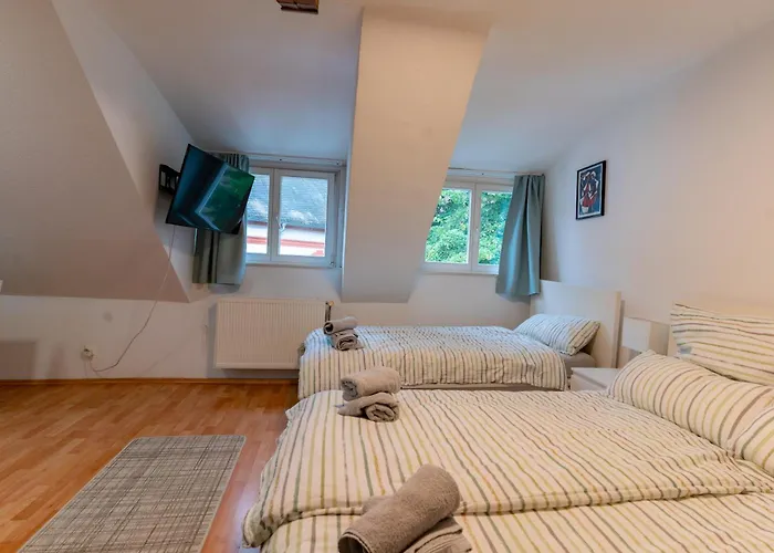 Cosy Old At Schlosspark Daire *